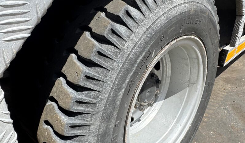 
								22 Metre Sepetli Platform dolu									